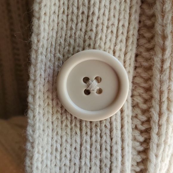 Sleeve sweater with fur collar and belt - Picture 4 of 4